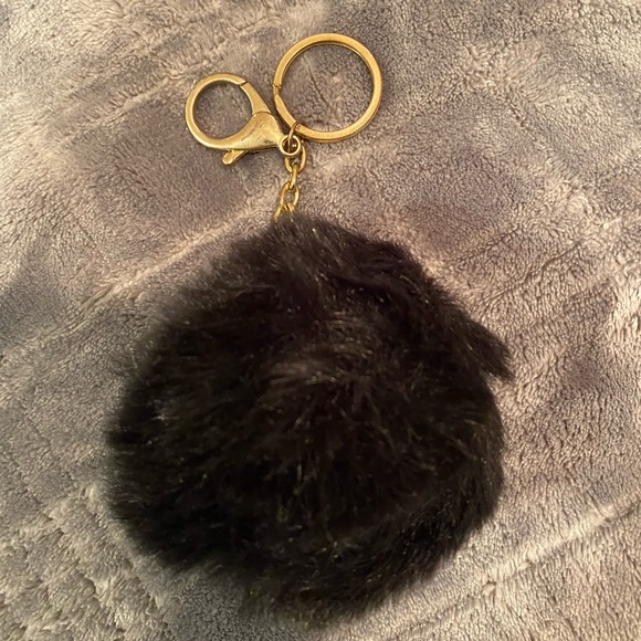 Black Fuzzy Keychain gold - Picture 2 of 3